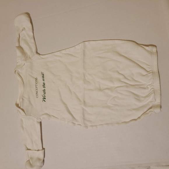 GERBER SLEEP SACK & ONESIE BUNDLE - NEWBORN - Picture 2 of 11